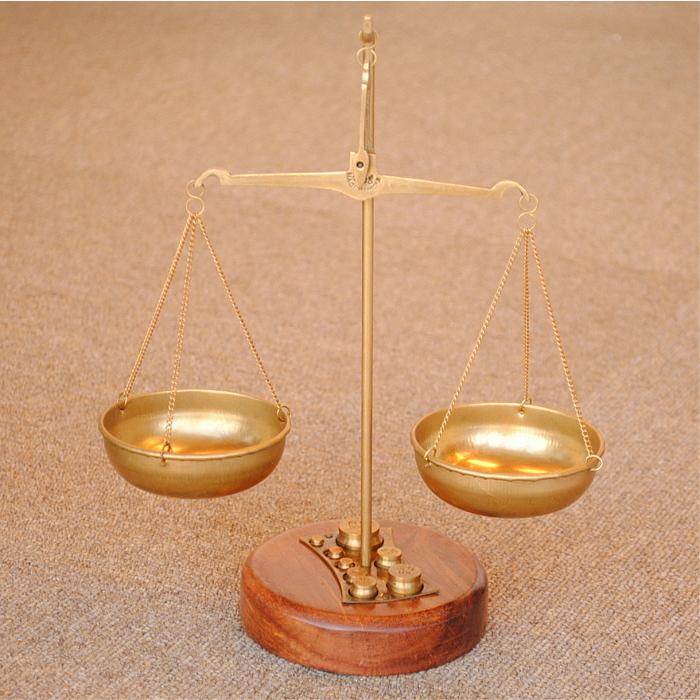 天秤 おしゃれ 真鍮製 アンティーク調 量り スケール 分銅付き 雑貨