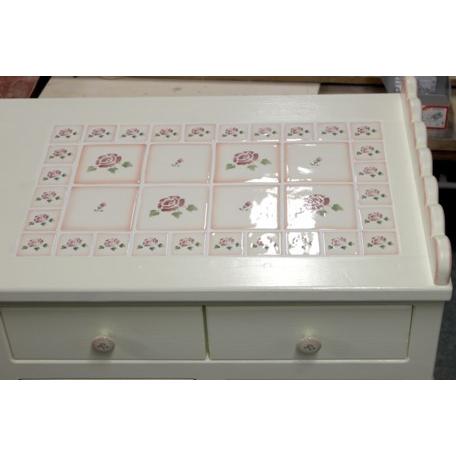 マニーローズ タイルのキッチンカウンター 【アリスの時間