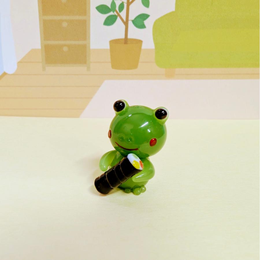 ガラス細工 カエルと恵方巻 ミニチュア 雑貨 置物 小物 蛙 節分 : きた