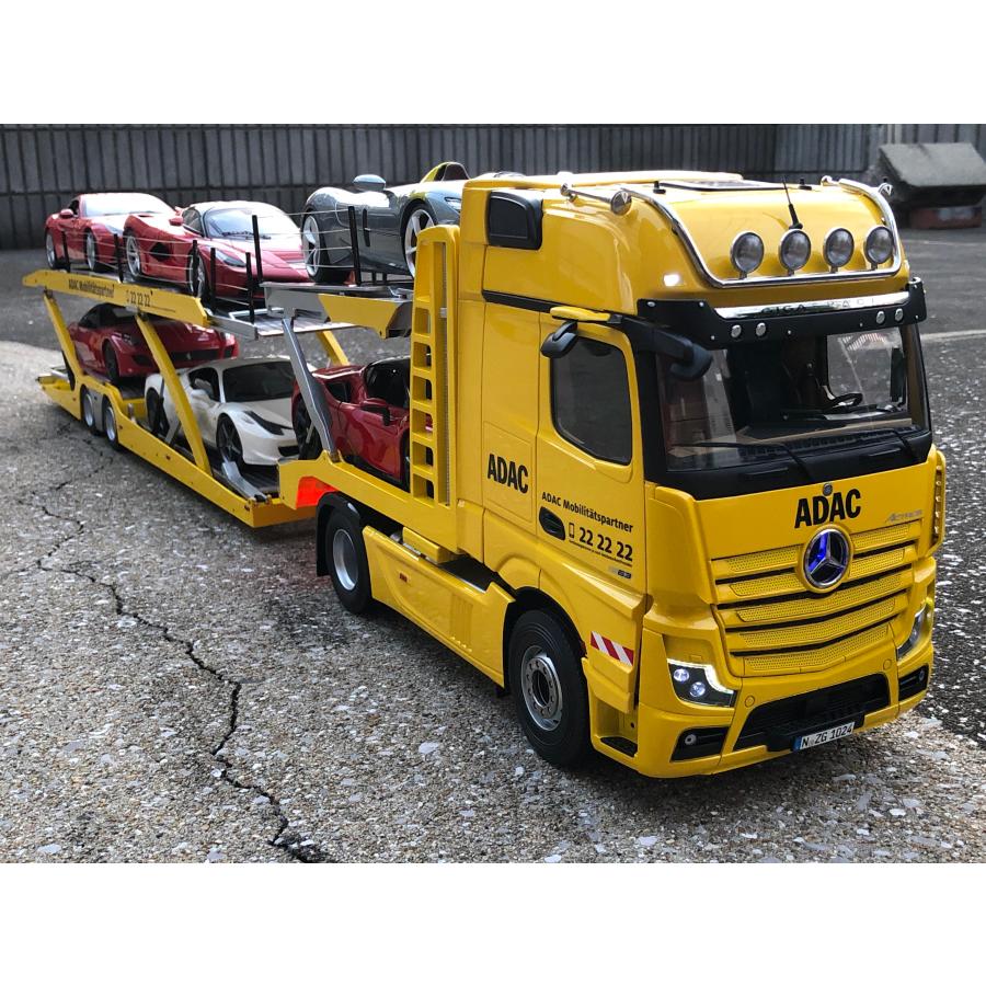 MINI GT メルセデスベンツ アクトロス イエロー w/ カー キャリアー