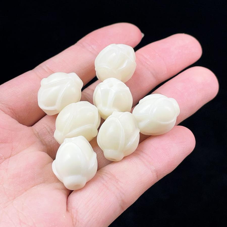 PROME 天然石 アイボリーナッツ（象牙椰子） チューリップ 貫通孔 NO