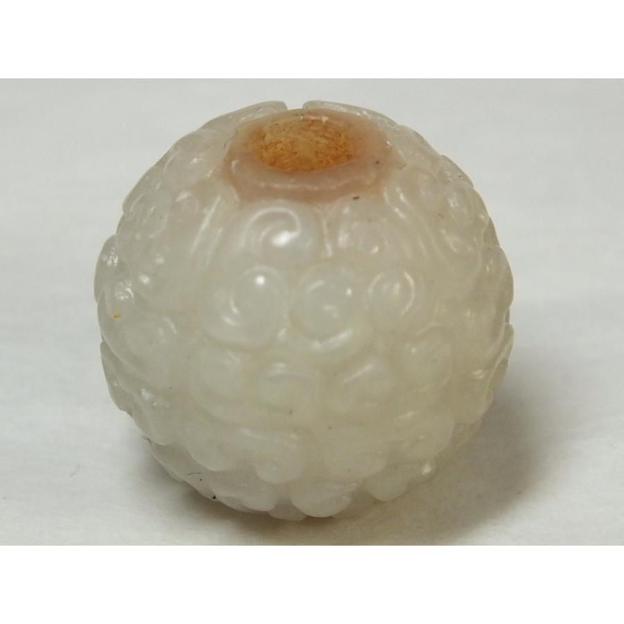 和田白玉（ホータンはくぎょく）三脚ガマ56mm