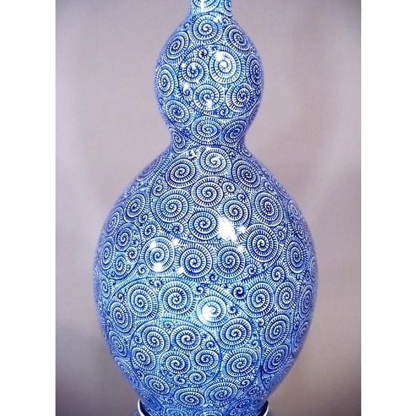 有田焼 染付蛸唐草文様飾り壺｜陶芸作家 藤井錦彩 作 : 有田焼 藤井錦