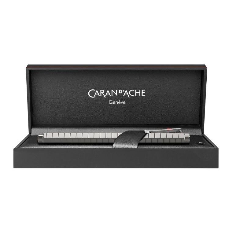 CARAN d'ACHE（カランダッシュ） ボールペン エクリドール アベニュー