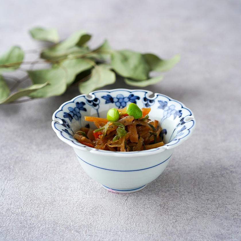 割草花うさぎ 雪輪型 小付 9.6cm 高山窯 有田焼 // 和食器 食器 磁器