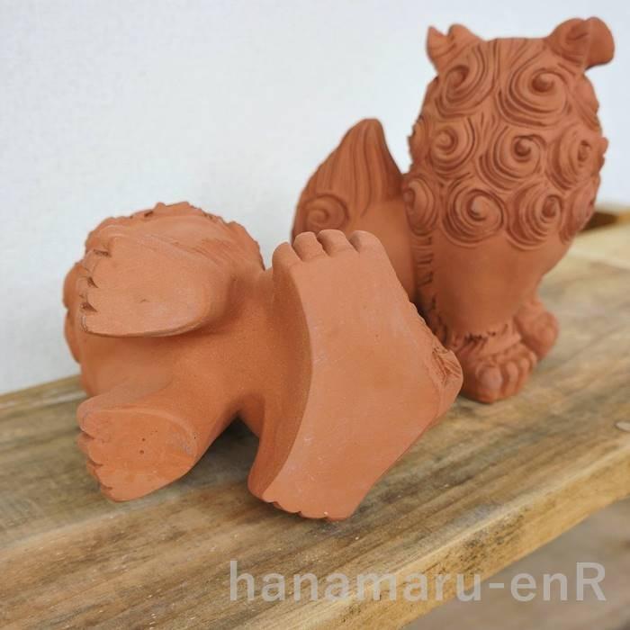 シーサー 置物 おきもの 素焼き 手造り中立(高さ18.5cm) 琉球焼 朝日