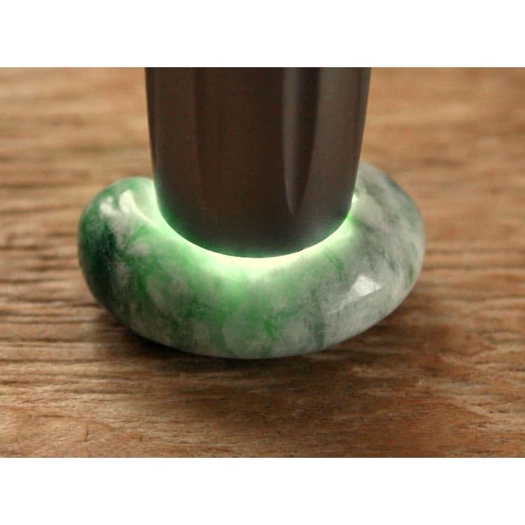 糸魚川翡翠勾玉 M07495日本ヒスイ鉱業 制作 26mm*17mm*10mm 糸魚川産