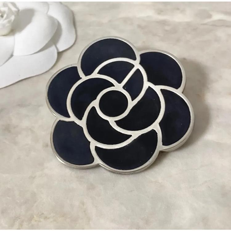 CHANEL（シャネル） ブローチ カメリア フラワー 花 ブラック シルバー