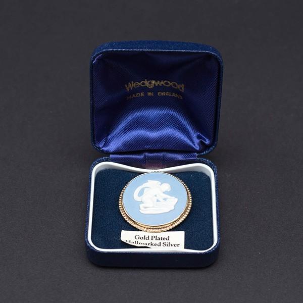 WEDGWOOD（ウェッジウッド） ジャスパー エンジェルブローチ（ペール