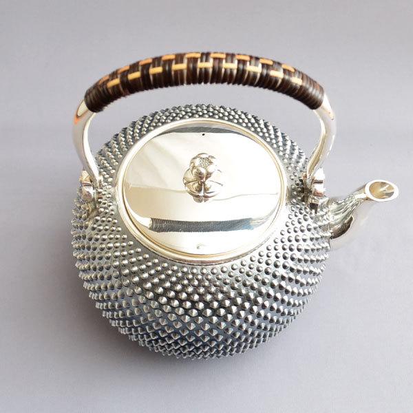 銀瓶 茶道具 南鐐(純銀製) 霰地紋 銀瓶 五合 : 茶道具専門店 (有)菊池