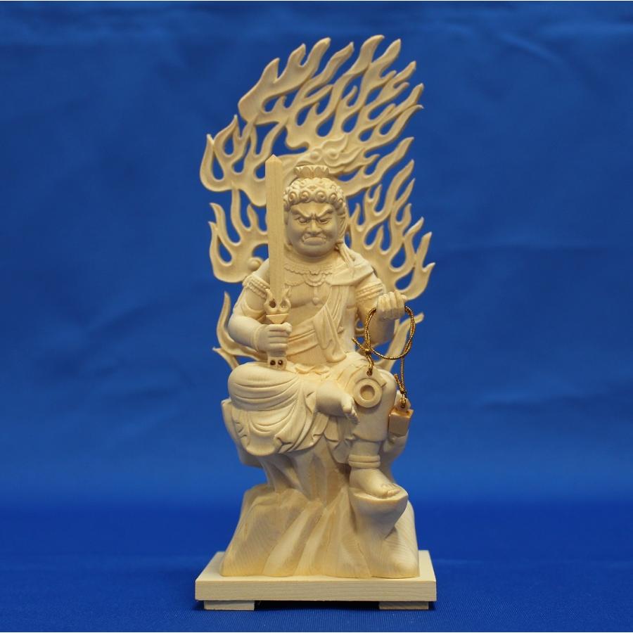 仏像 座不動明王半跏像火焔光背2.5寸 ヒバ : トモエの木彫仏像 - 通販