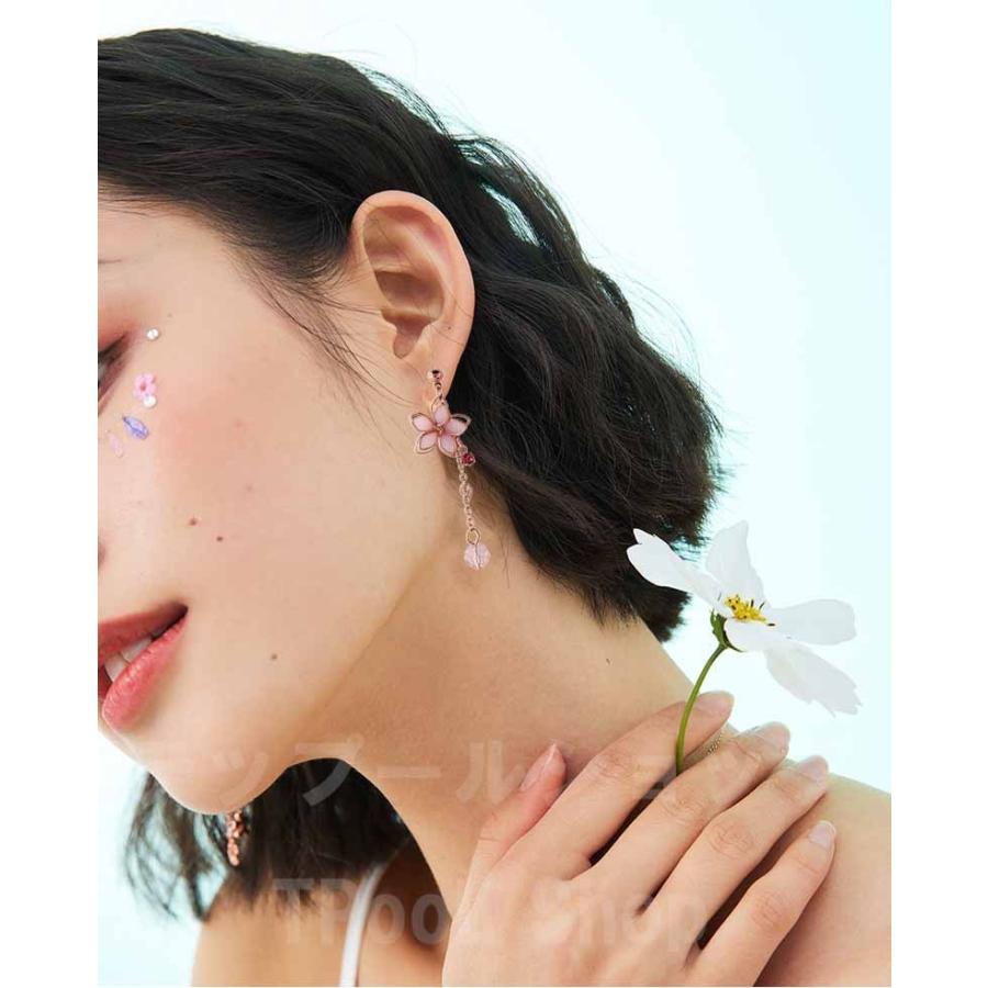 ピアス レディース 18K アレルギー対応 桜 花 揺れる イヤリング