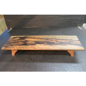 黒柿輪切り牡丹杢ポリウレタン仕上げ漆塗り飾り台 木製 飾り台 脚付き