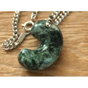 糸魚川翡翠 小滝産 33mm 勾玉 ブルー ディレクトリーカード付 16.19g