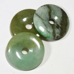 糸魚川翡翠 勾玉 縦約3cm 氷翡翠 アイスジェダイト 白翡翠 産地証明書