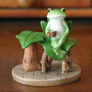 蓮の花に乗る カエル 置物 オブジェ 蓮華 蓮花 ディスプレイ 雑貨