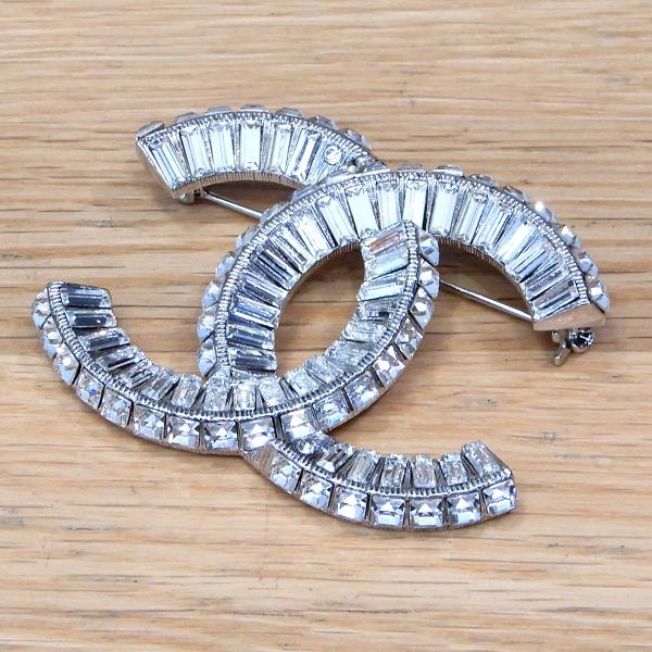 CHANEL クリスタル安全ピンブローチ T&T CHANEL クリスタル安全ピン