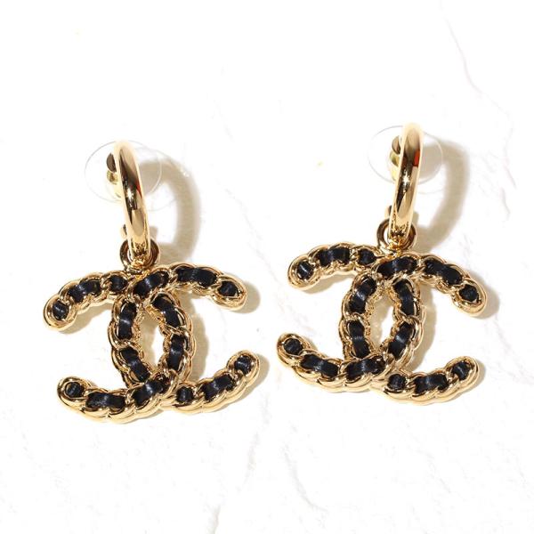 CHANEL（シャネル） ピアス フープ CCマーク メタル＆ラムスキン