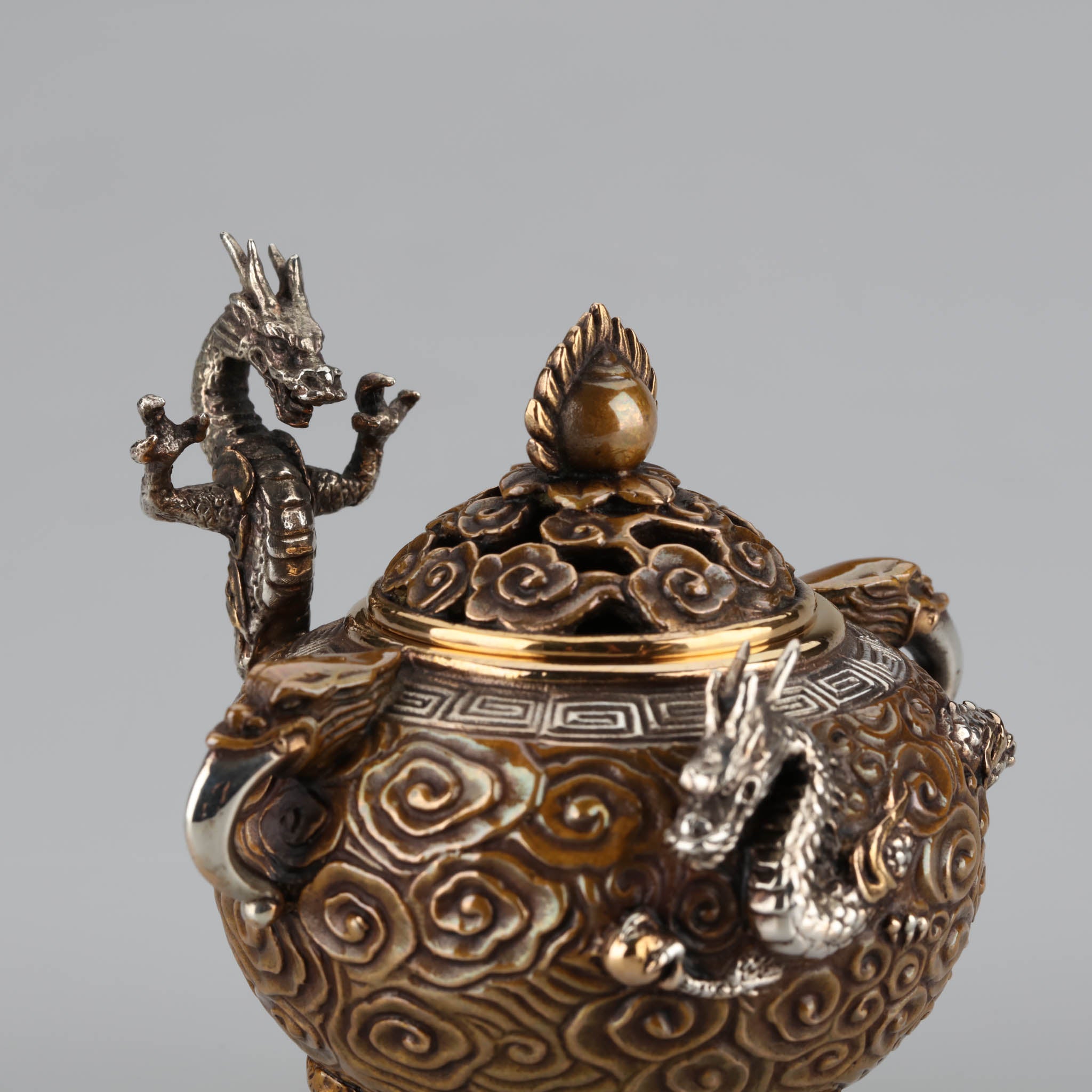 銅器 香炉 干支蛇薫香炉 十二支炉 刻蔵八宝炉 仏具 装飾品 工芸品 置物