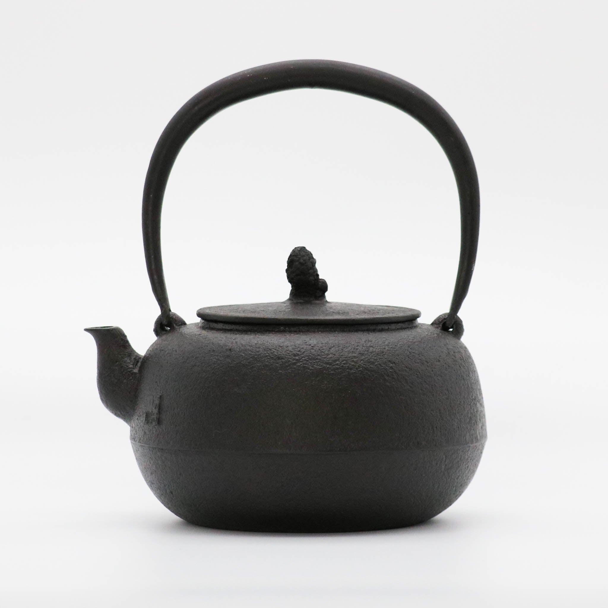 山形鋳物 鉄瓶 | 平丸 無地 | 10号 | あらい工房