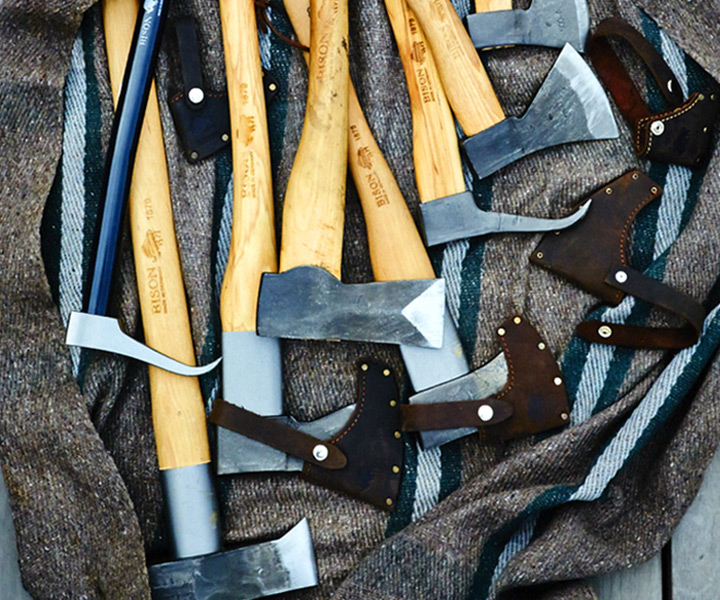 小型の薪割り斧 「BISON（バイソン） AXE 1879シリーズ