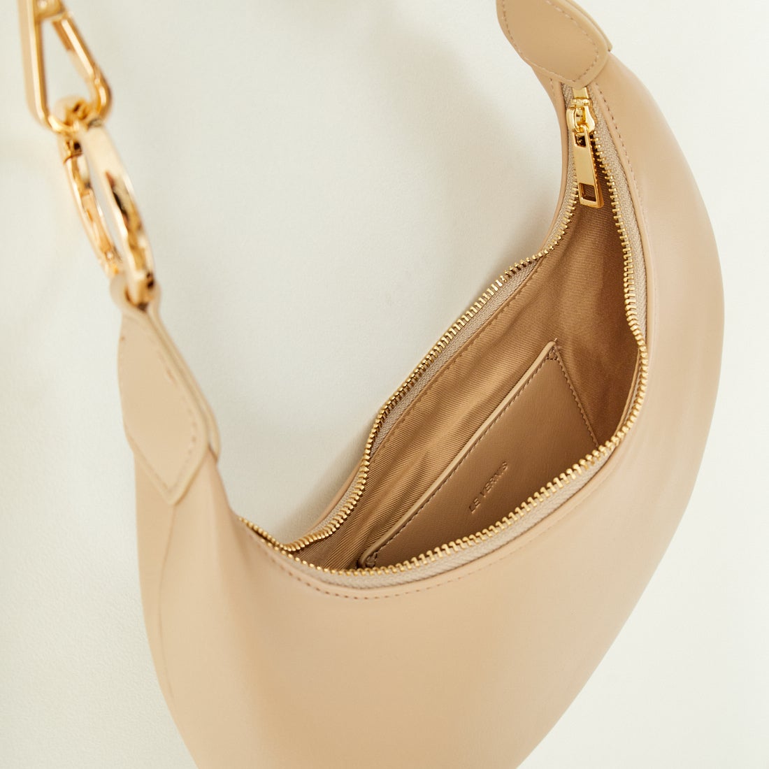 LE VERNIS [ル・ベルニ] パラコードムーンバッグ [244-210510