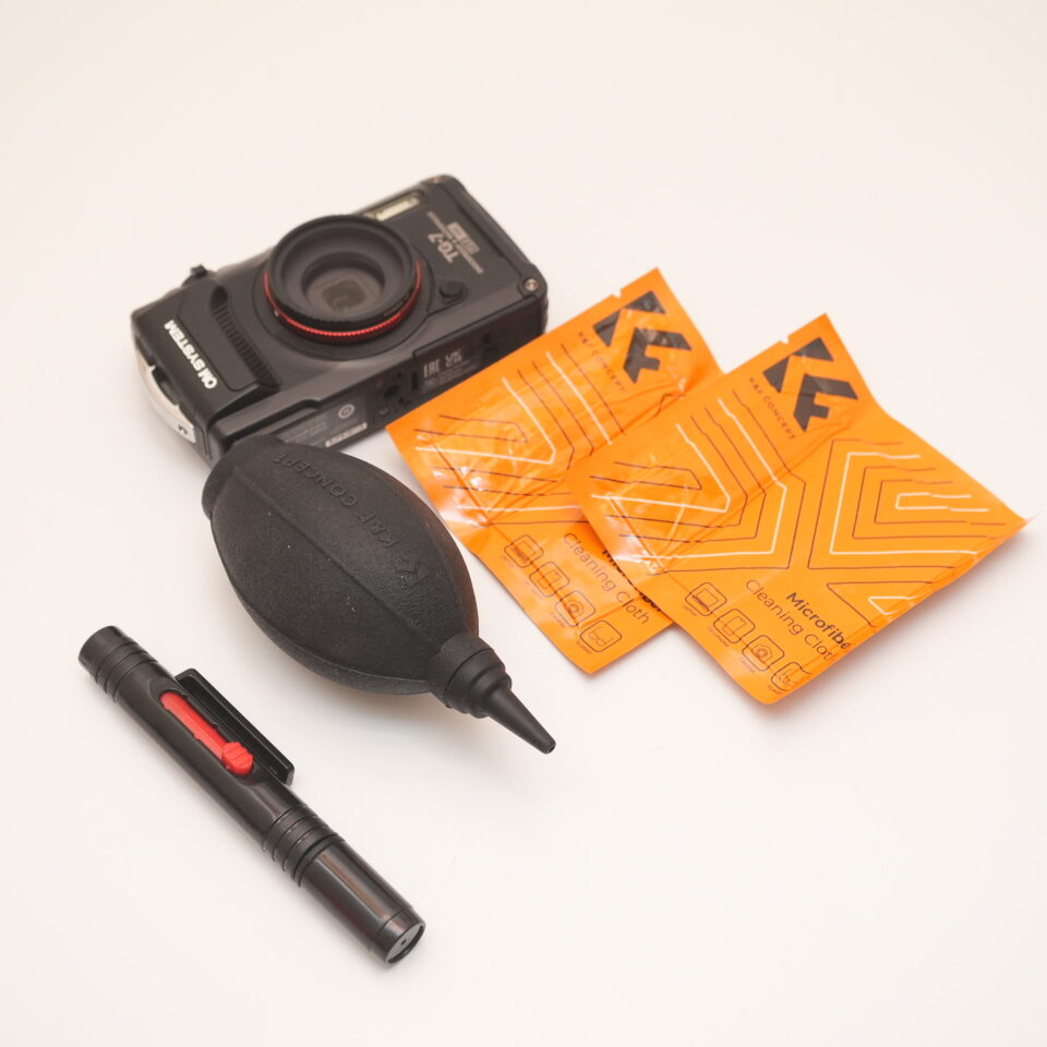 オリンパス TG-7と一緒に買うべきアクセサリー！おすすめアイテム8選