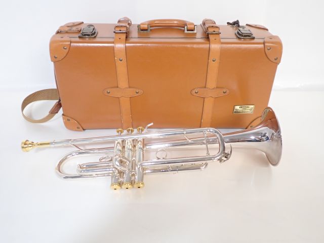 14716□ヤマハ トランペット YTR1335 ハードケース付 中古 □ 【美品