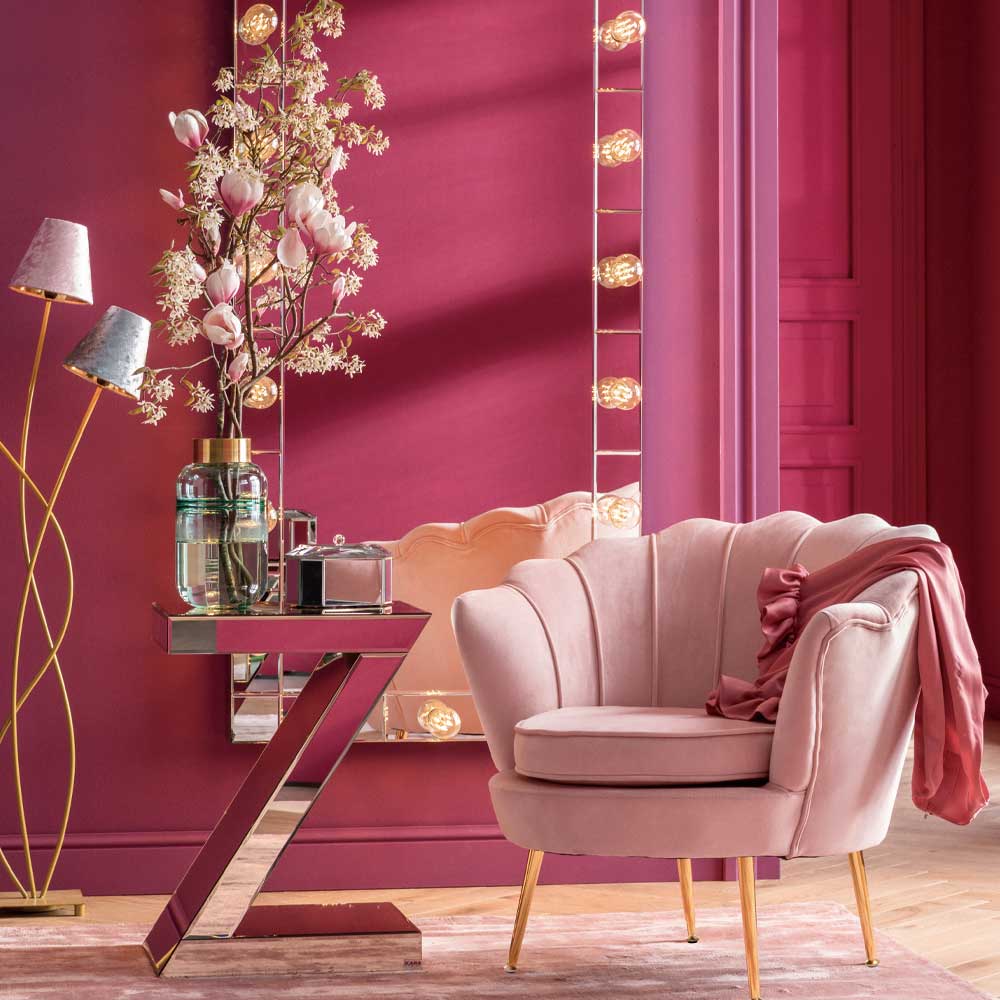 ITページ 】ピンクのボタン留めアームチェア フリンジ付き／② ピンク