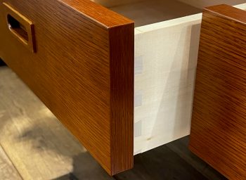 様々なシーンにフィットする「カップボード」のご紹介 – カリモク60