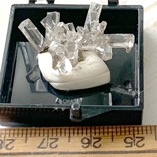 六角柱結晶の方解石 8月 C～F – きらら舎