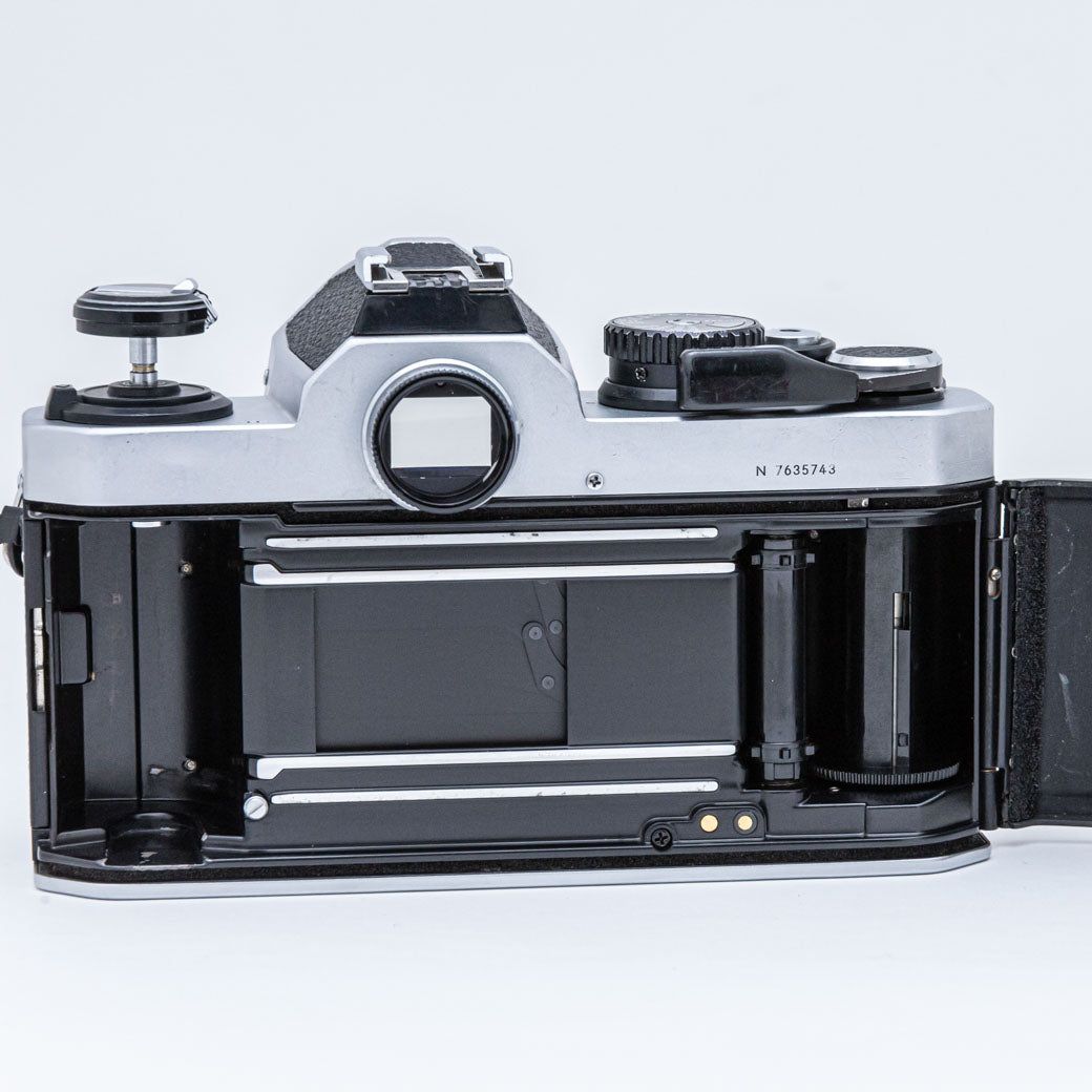 ニコン Nikon FM シルバー ボディ ≪露出計OK 電池交換済≫ 1818