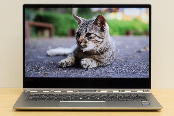 レノボ Yoga 920 レビュー：スリムで4Kペン入力対応の2-in-1ノートPC