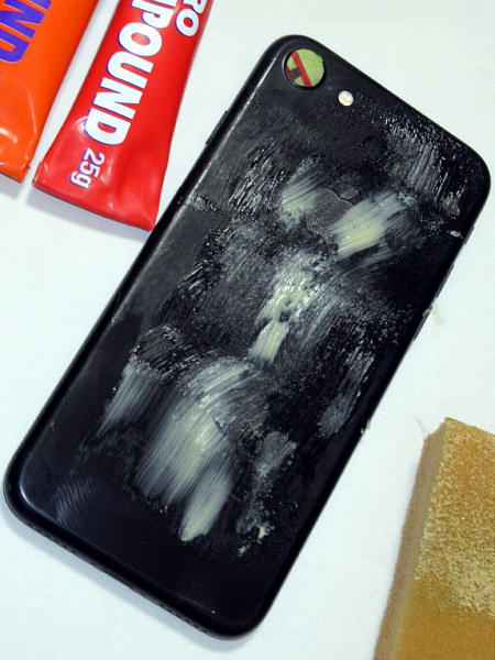 傷だらけのスマホの傷を修復しよう!! - とも姐の神戸散歩