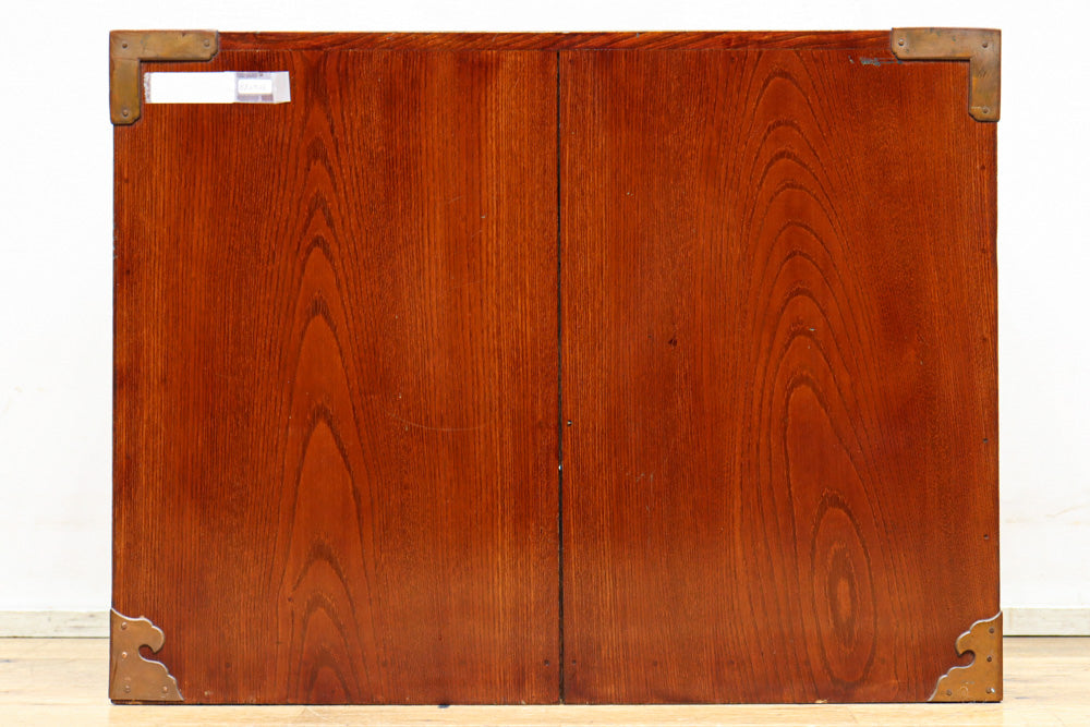 漆の艶色が美しい雅な面持ちの総欅酒田船箪笥 BB2436 – 古福庵