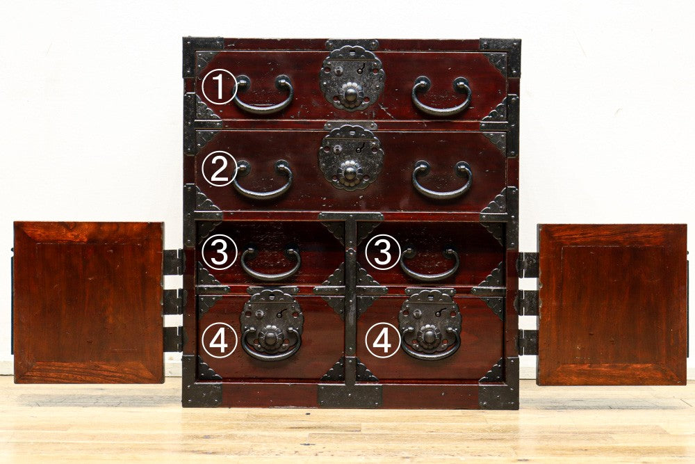 稀少サイズ!! 観音扉を備えた小振りの総桐庄内帳場箪笥 BB2699 – 古福