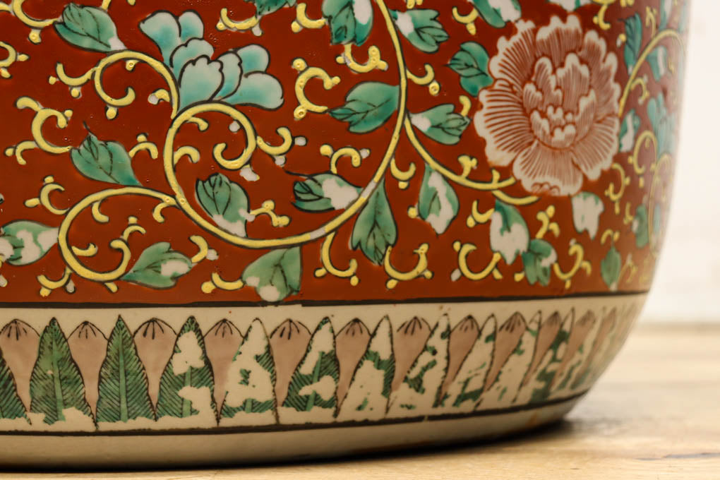 艶やかな色彩と絵柄が目を引く丸火鉢 DC6830 – 古福庵 [ KOFUKUAN