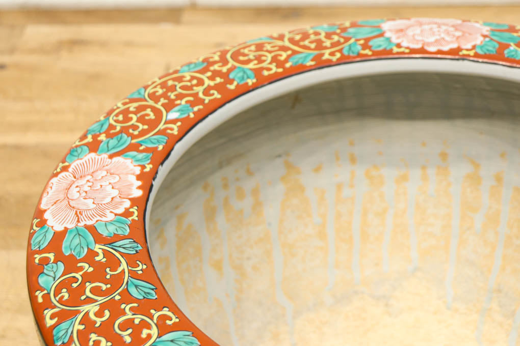 艶やかな色彩と絵柄が目を引く丸火鉢 DC6830 – 古福庵 [ KOFUKUAN