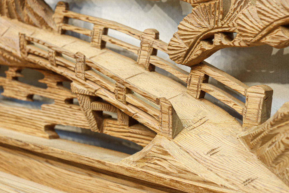 幅2150ミリ!! 立体感のある風景を描いた深掘り長尺彫刻欄間 EZ2514a