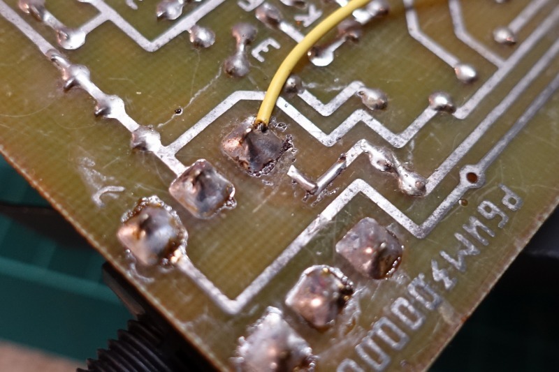 ELECTRO-HARMONIX Russian BIG MUFF π（フット・スイッチの交換