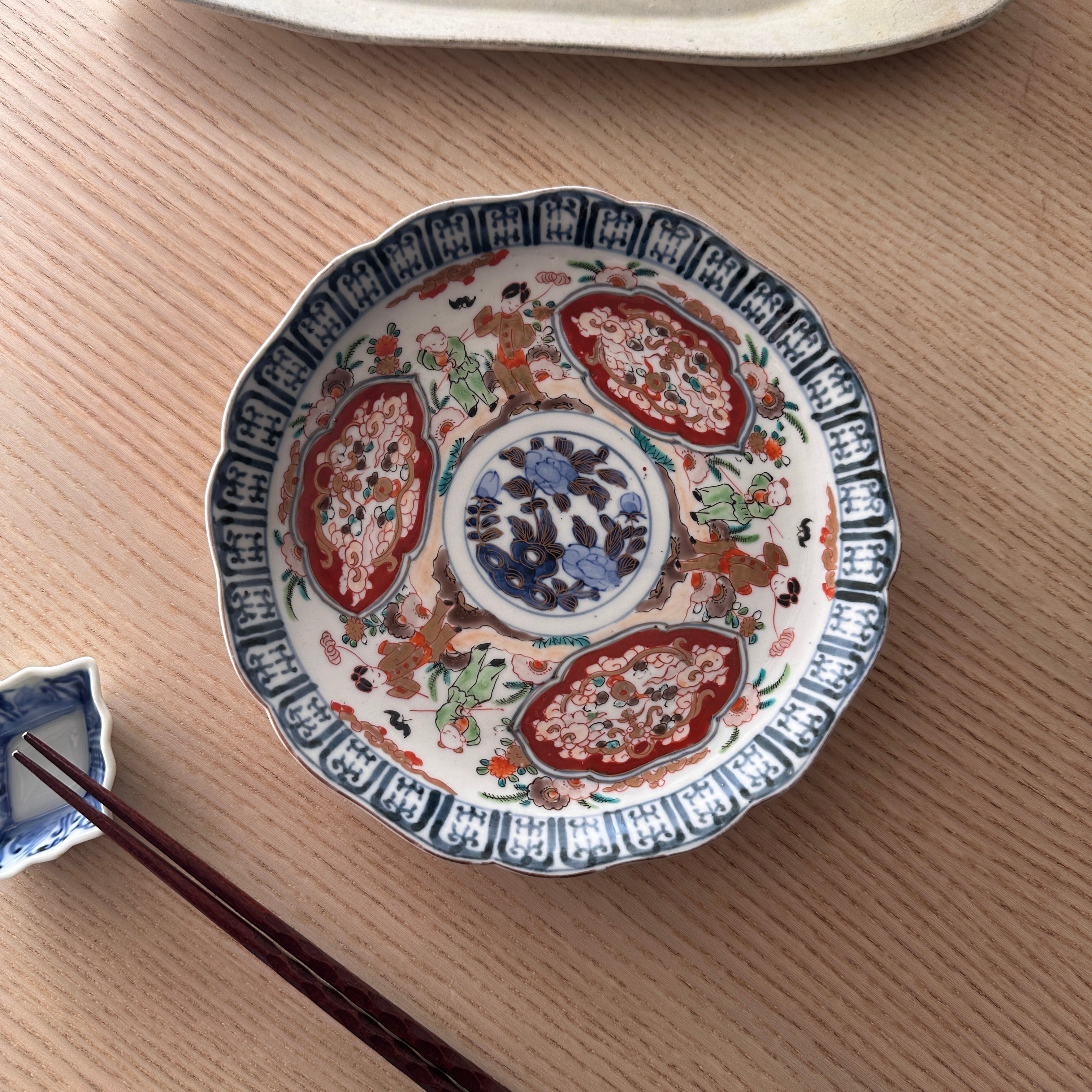 江戸後期 古伊万里 上手七寸皿 [蘭花と雀図] 夢幻の広がりを描く古