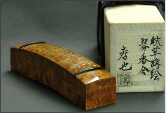 秋草蒔絵 琵琶香合