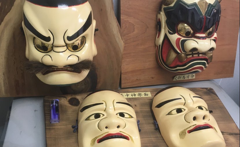 岡山市北区足守:伝統工芸品,備中神楽面,素戔嗚男命,健御名方命を店頭