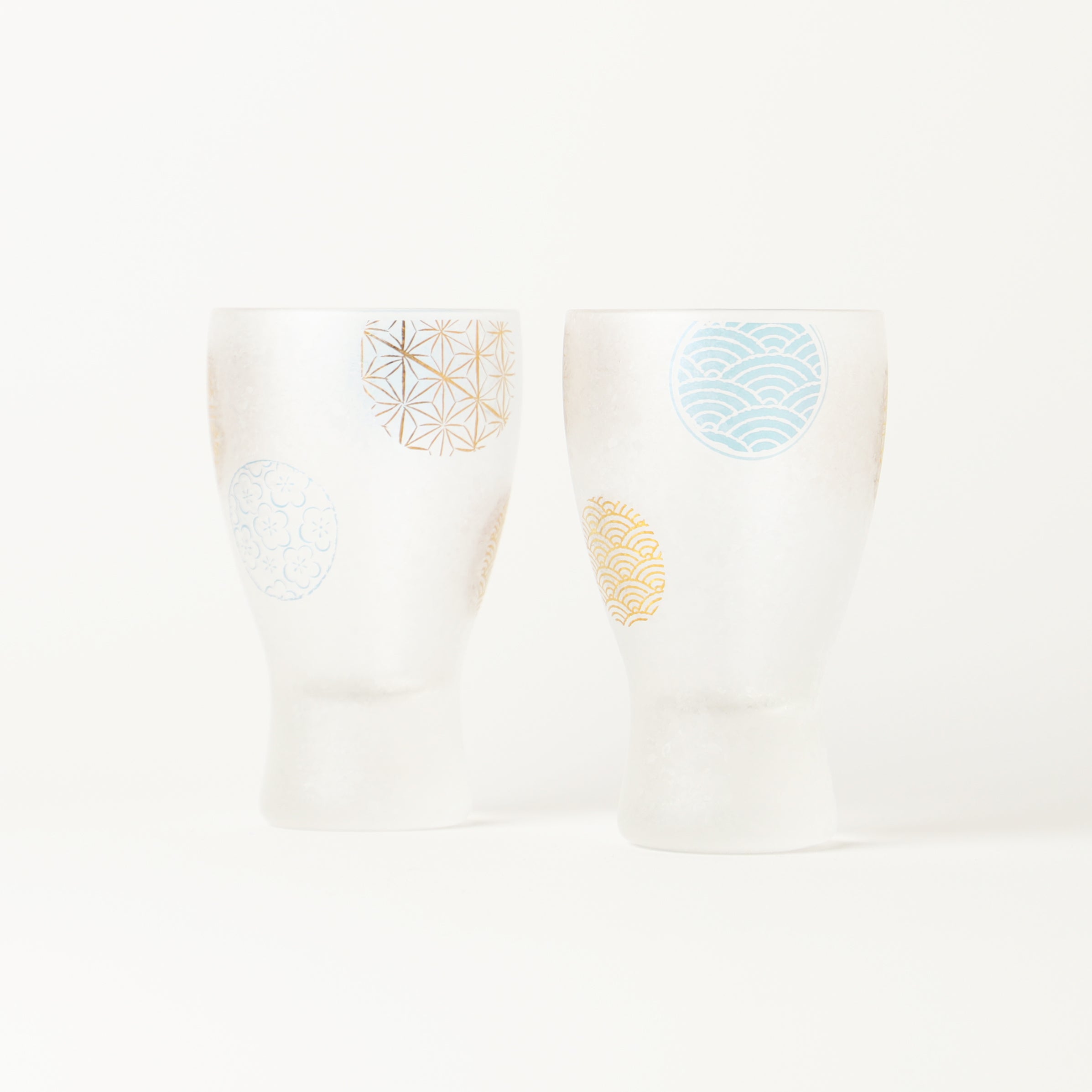 金彩模様が躍るモダンな日本酒グラス / ペアセット | の酒器・グラス