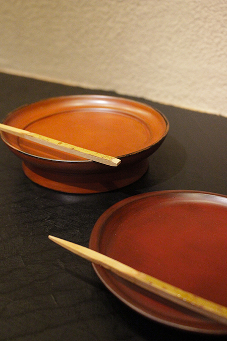 太田修嗣②洗朱根来角隅切盆