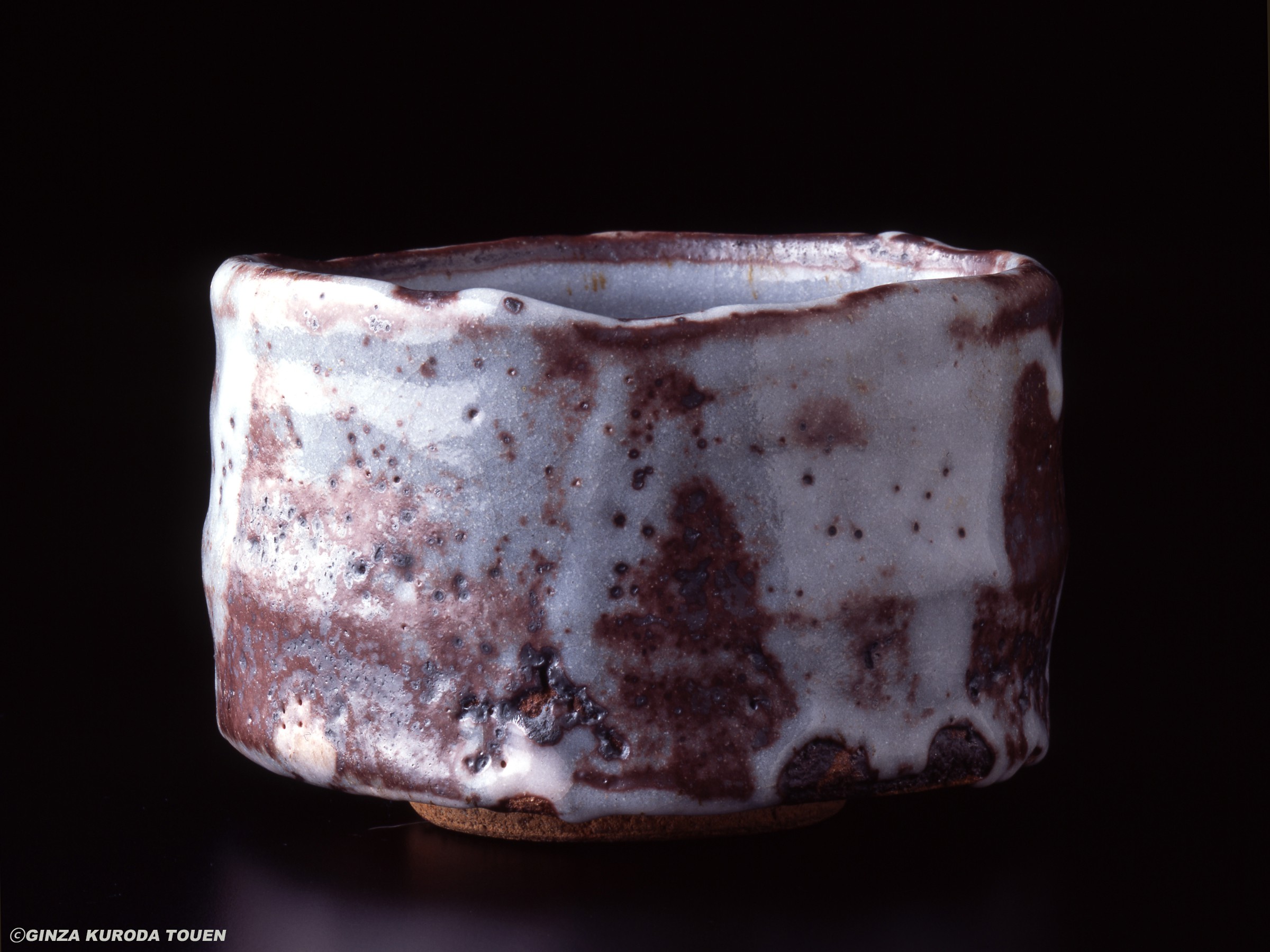 加藤唐九郎 鼡志野茶碗 [銘・荒磯] | 銀座 黒田陶苑