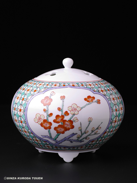 十四代 酒井田柿右衛門 濁手三方割花文香炉 | 銀座 黒田陶苑