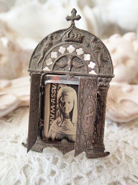 教会ファサード風観音開き小祭壇スタンド】【サント・マリー・ド・ラ