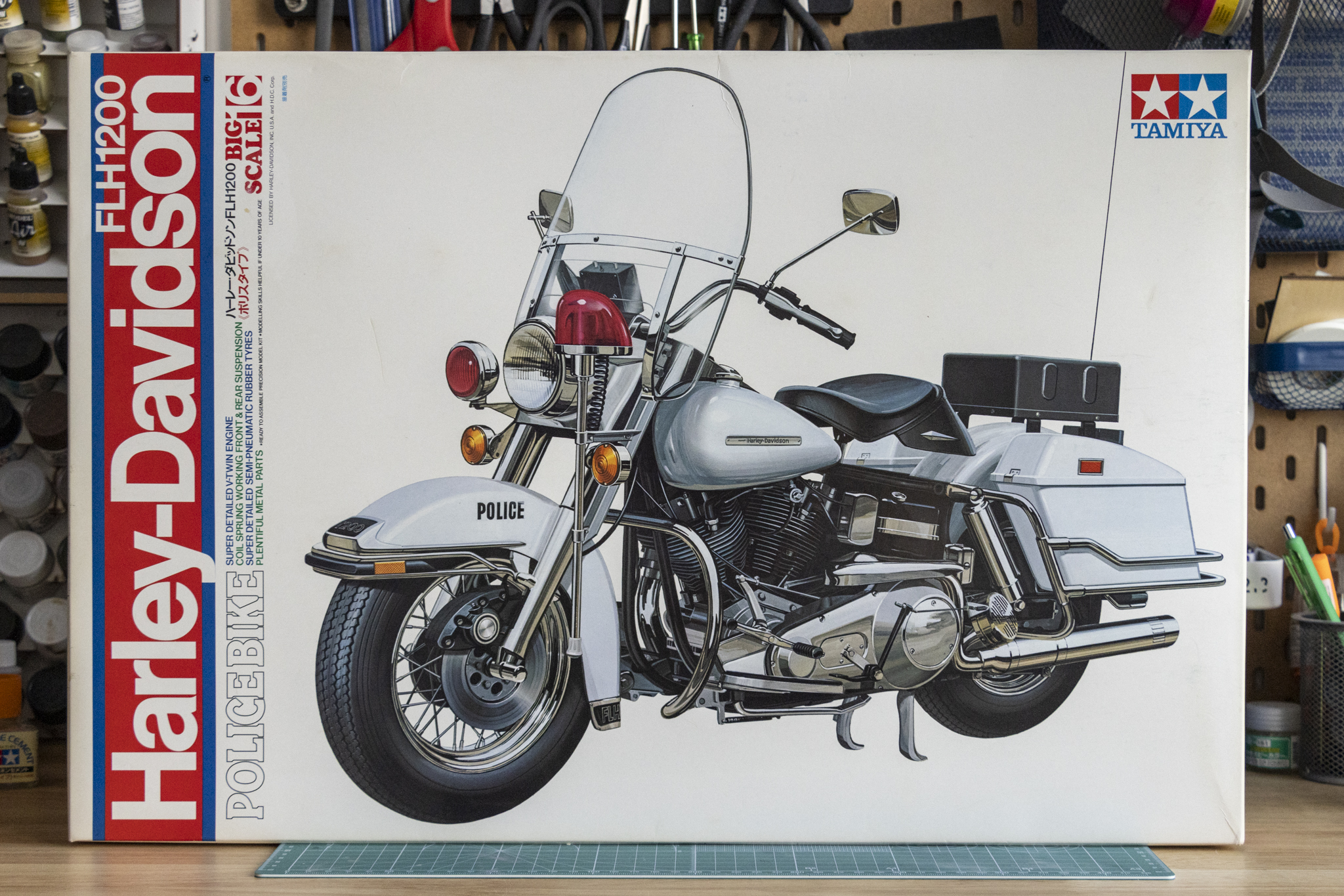 Let's review Tamiya's 1/6 Harley-Davidson FLH1200 Police Bike