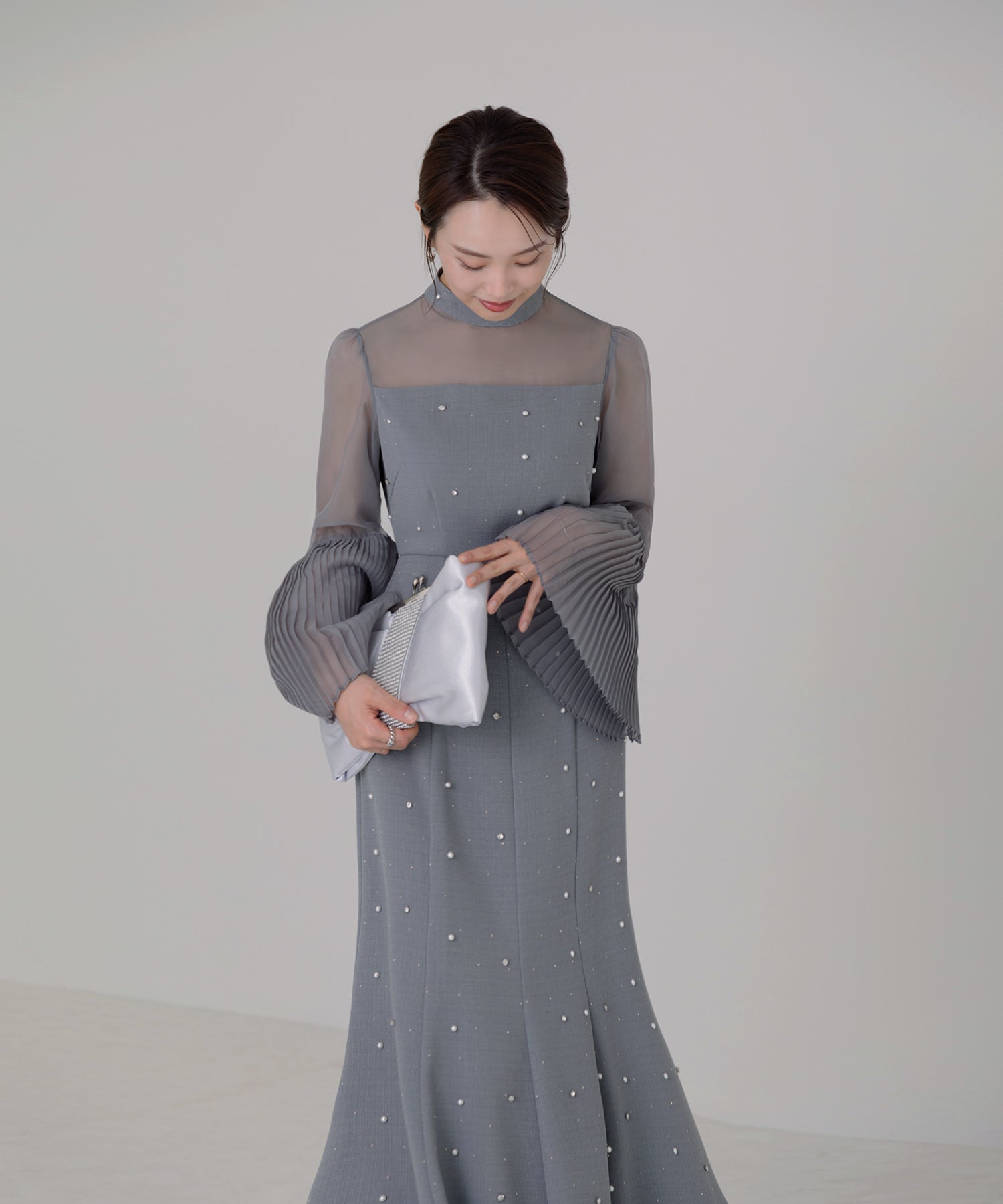 Leja 透け感プリーツフレアスリーブビーズマーメイドシルエット